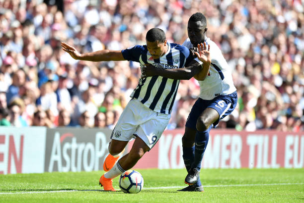 借顽强防守 借顽强防守